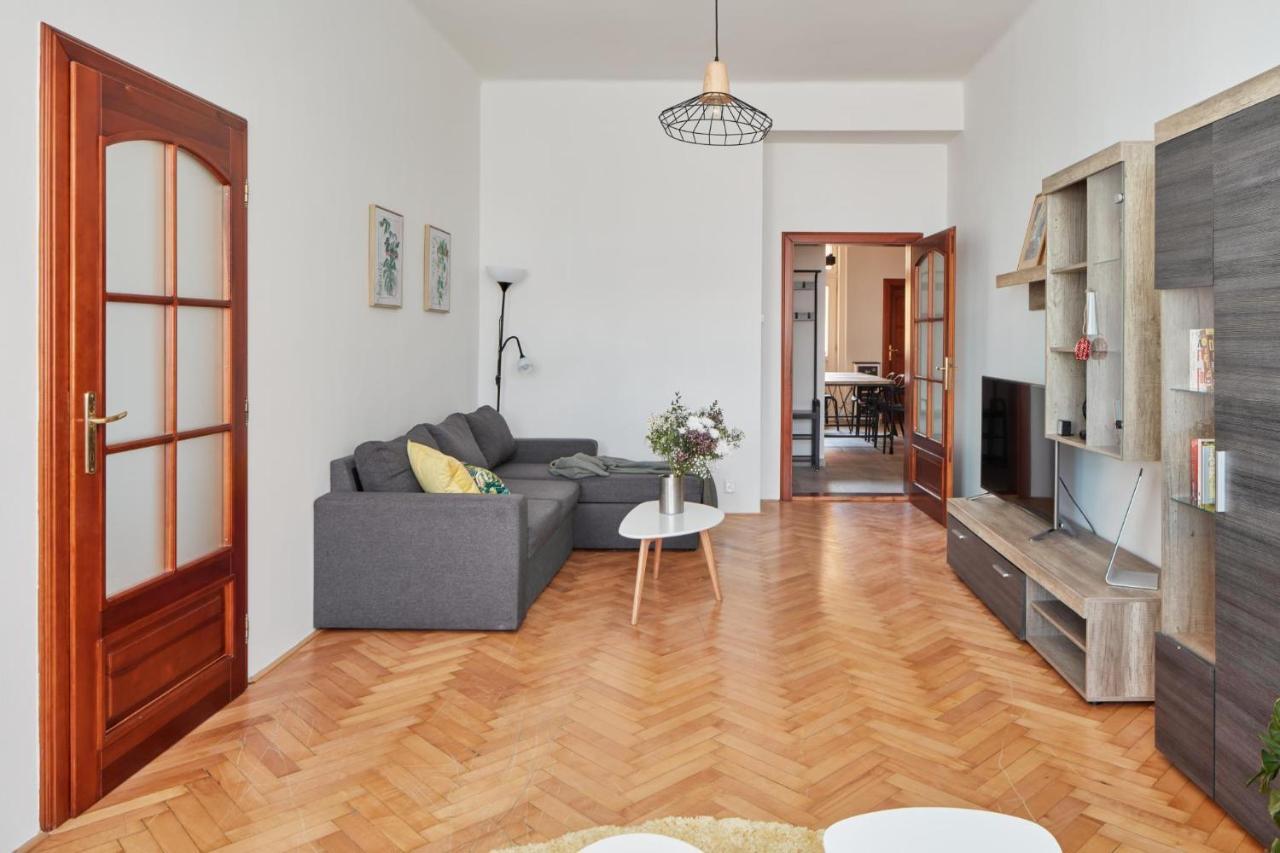 Prague Days - Spacious 3Bdr Apartment - Trendy Neighbourhood Exterior photo